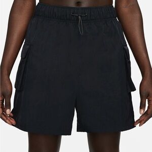 Nike Women’s high rise woven short